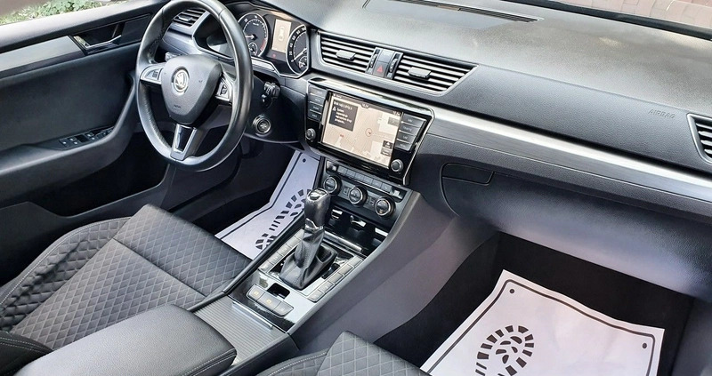 Skoda Superb cena 81300 przebieg: 135590, rok produkcji 2017 z Rzeszów małe 781